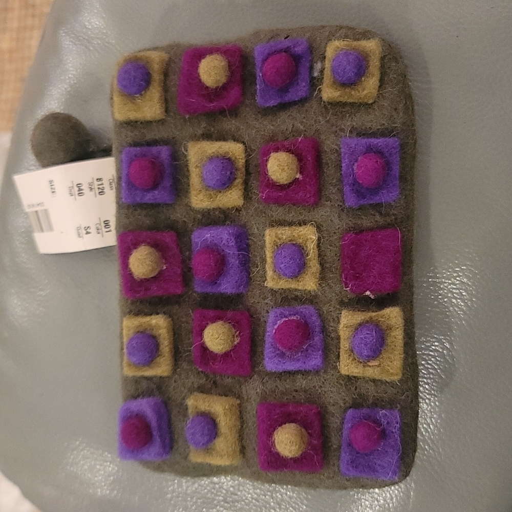 Acorn felted wool coin purse